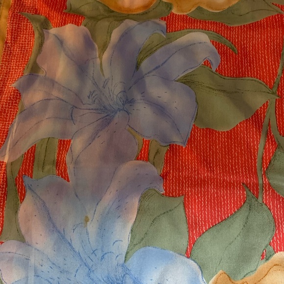 Vintage VERA NEUMANN ladies floral scarf!  52” x 16” - Picture 5 of 6